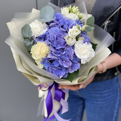 Букет з гортензії, еустоми, гвоздики і троянди Хелен