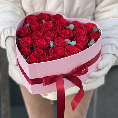 Коробка серце з 25 червоних троянд