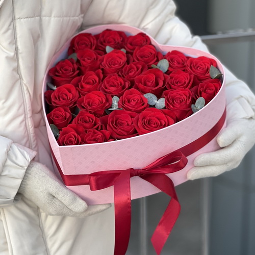 Коробка серце з 25 червоних троянд