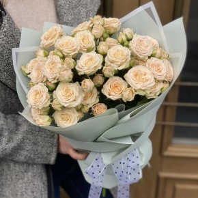 Букет кущових троянд Настрій